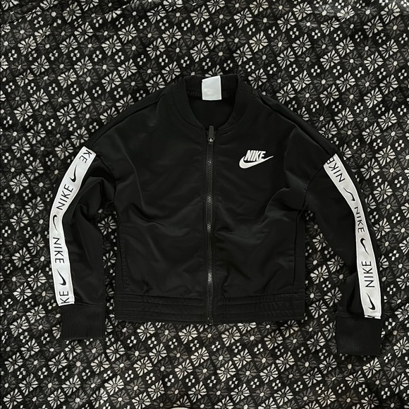 Nike Jacket - Picture 1 of 3